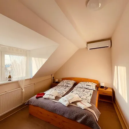 Piroschka Vendeghaz Guest house *